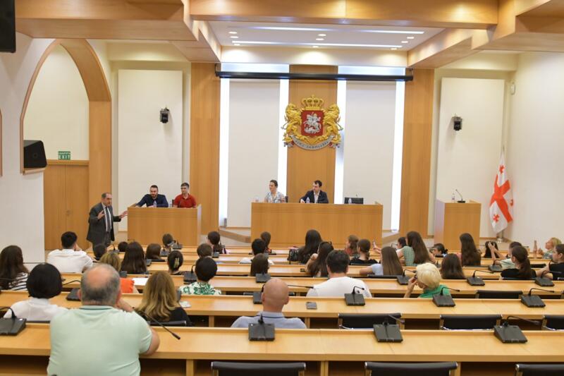 Rencontre de « Lazi » avec des membres du Parlement géorgien