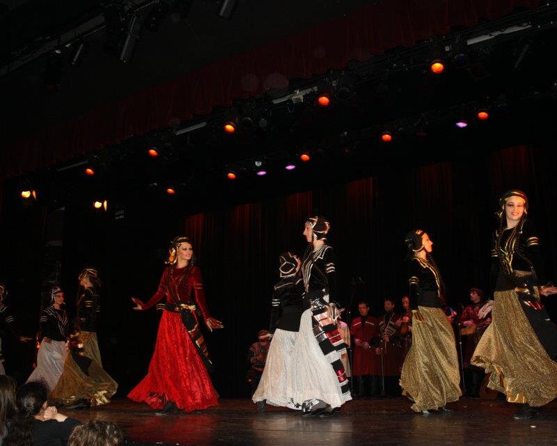 Première montée sur scène du centre culturel géorgien « Lazi »
